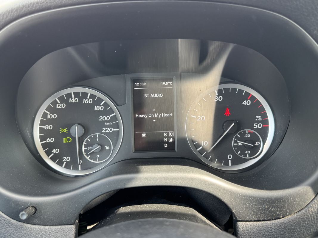 Mercedes Vito — 20