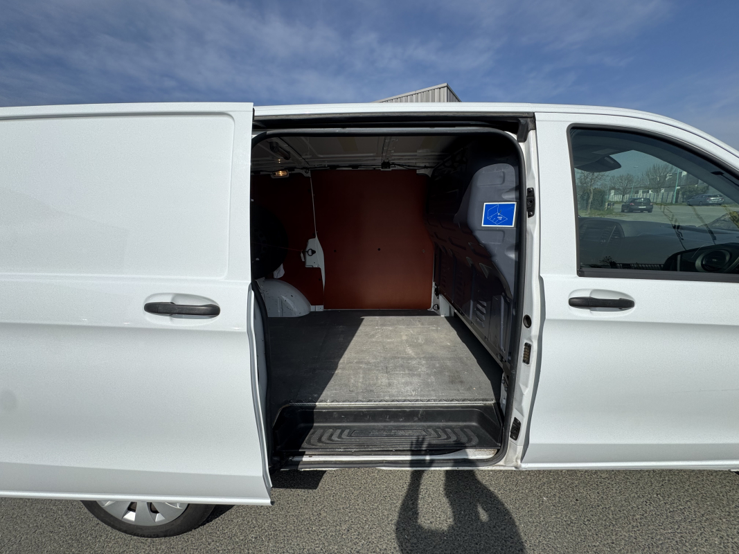 Mercedes Vito — 16