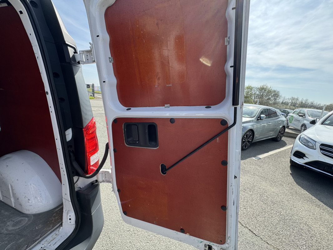 Mercedes Vito — 15