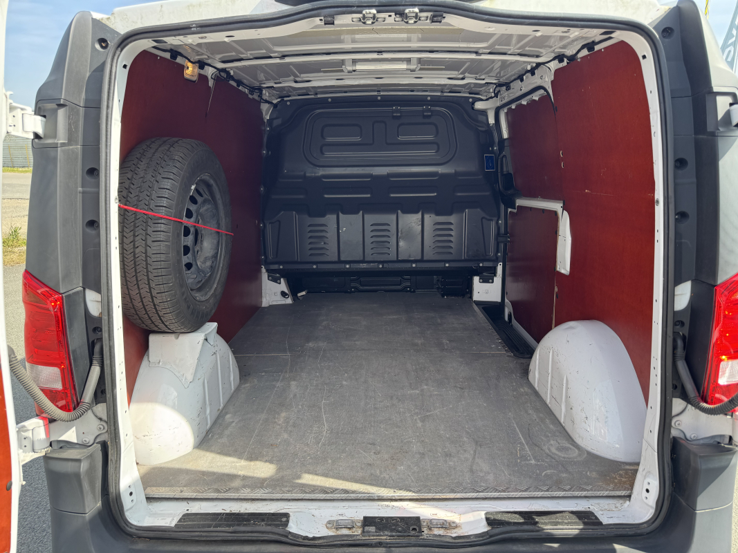 Mercedes Vito — 12