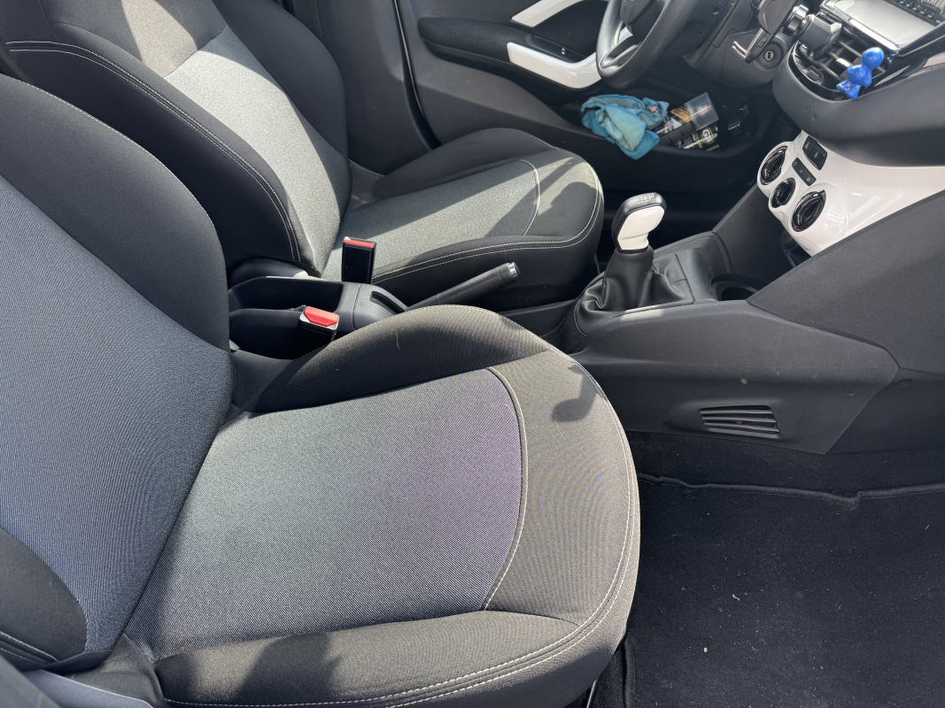 Peugeot 208 — 17