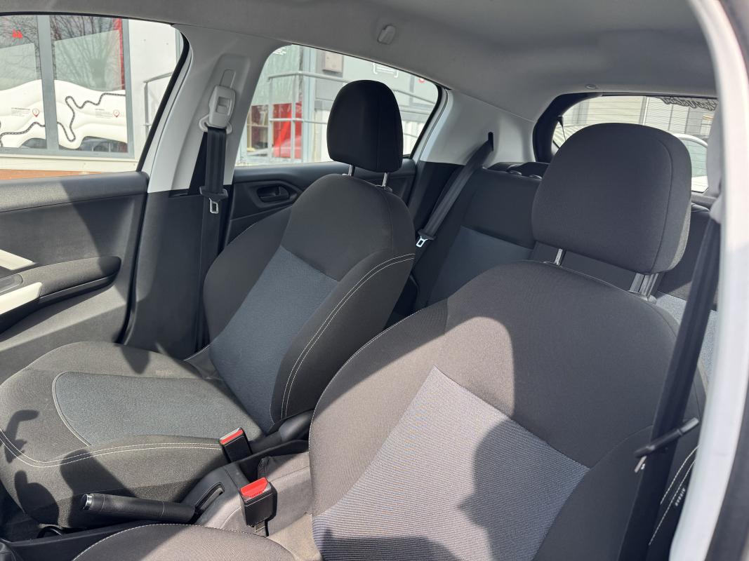 Peugeot 208 — 13