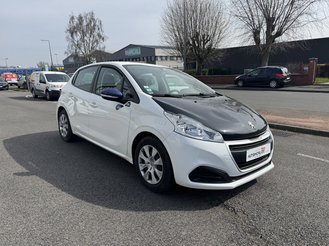 Peugeot 208 — 8