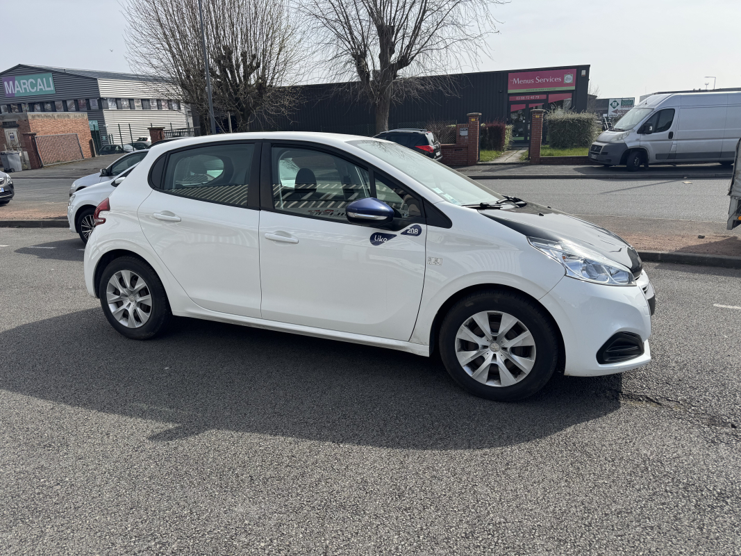 Peugeot 208 — 9