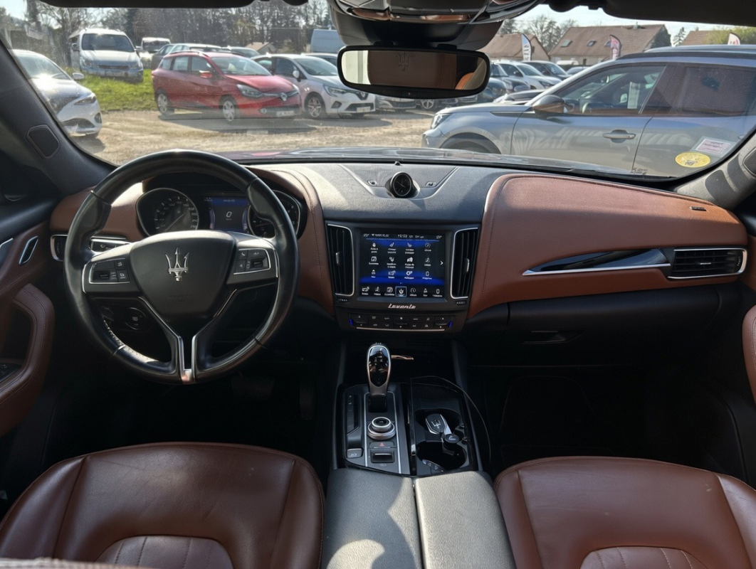 Maserati Levante — 9