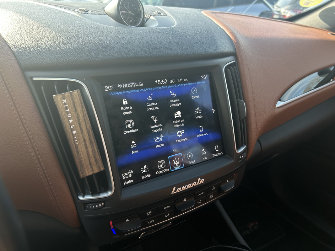 Maserati Levante — 18