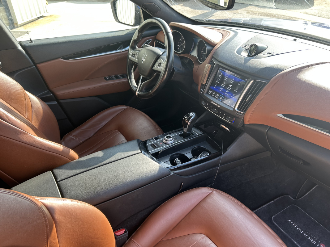 Maserati Levante — 10