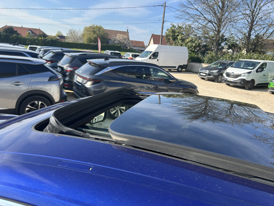 Maserati Levante — 38