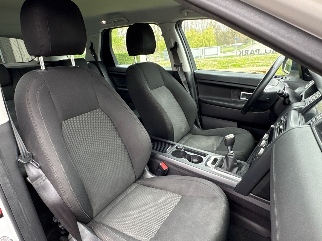 Land Rover Discovery Sport — 16