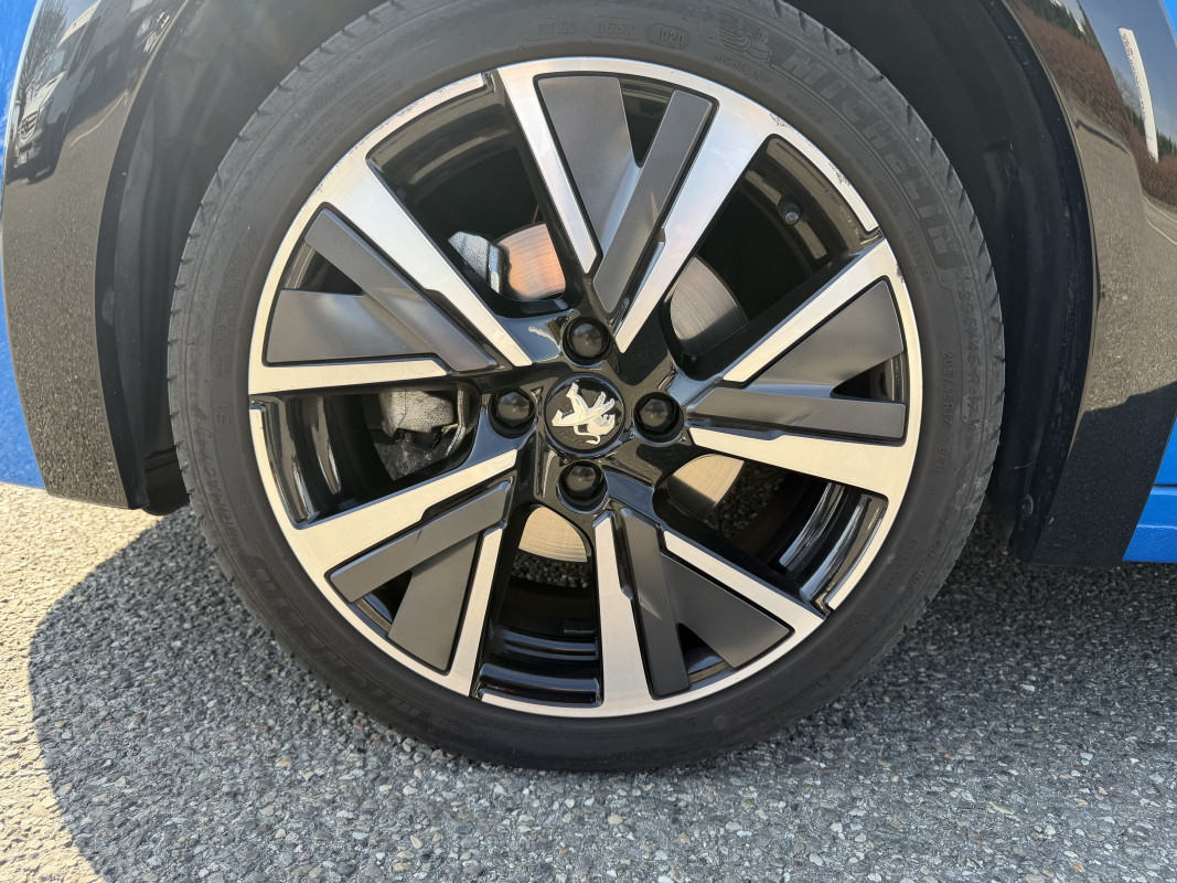 Peugeot 208 — 16