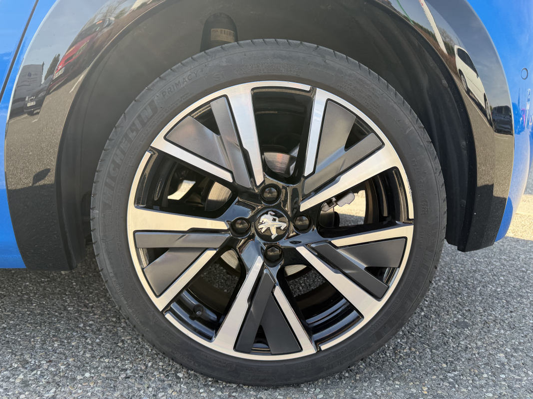 Peugeot 208 — 17