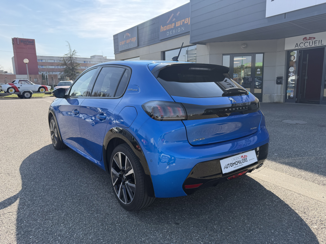Peugeot 208 — 3