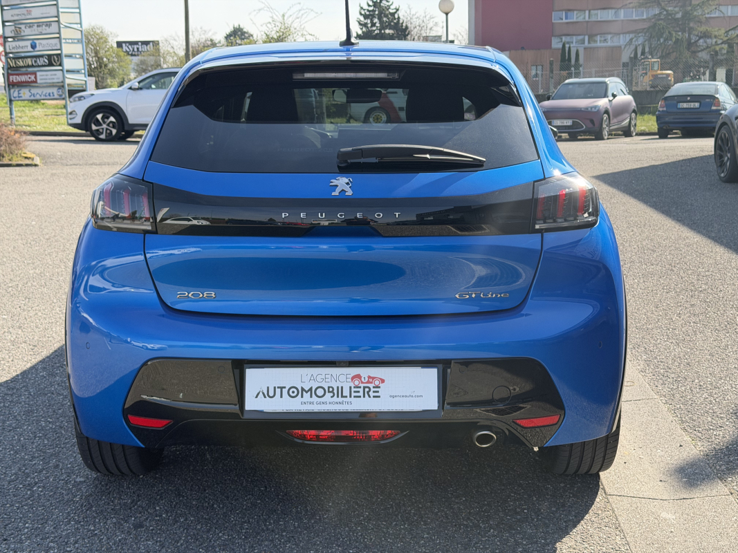 Peugeot 208 — 4
