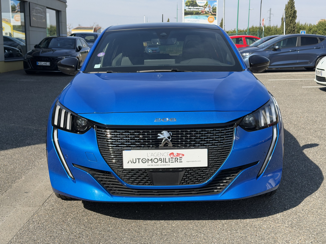 Peugeot 208 — 8