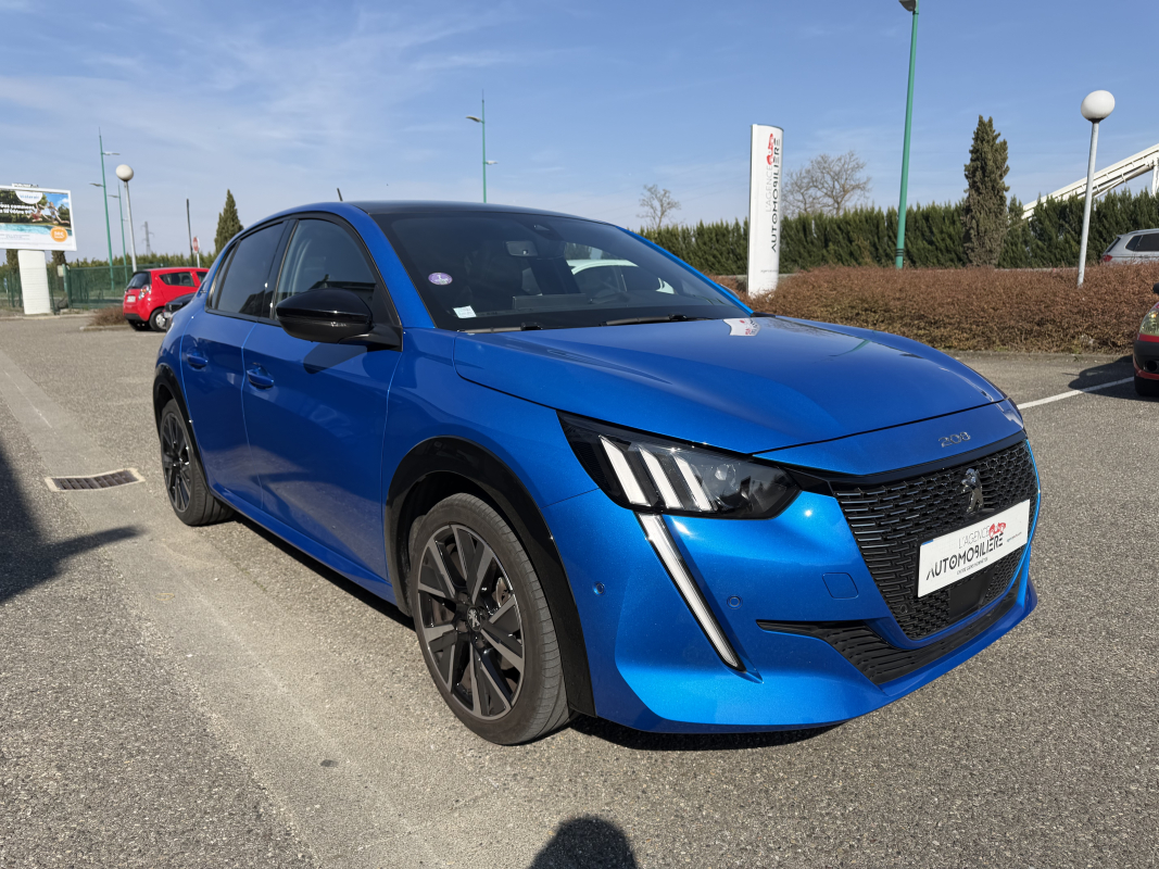 Peugeot 208 — 7