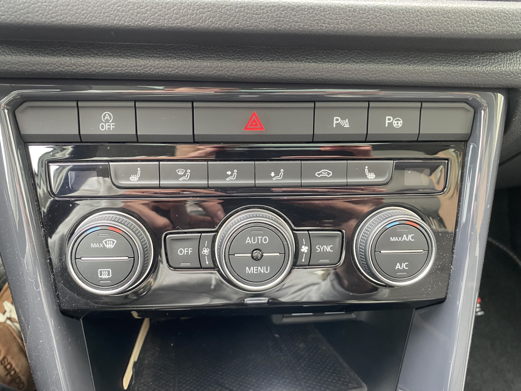 Volkswagen T-roc — 18