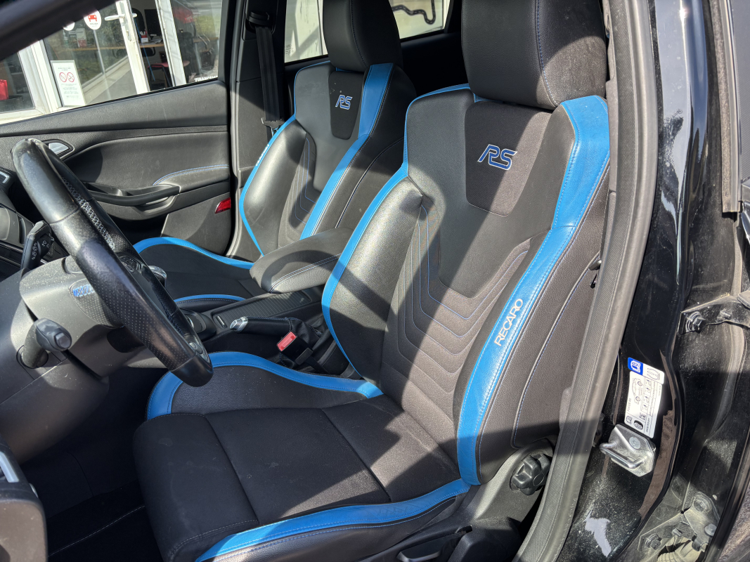 Ford Focus — 12