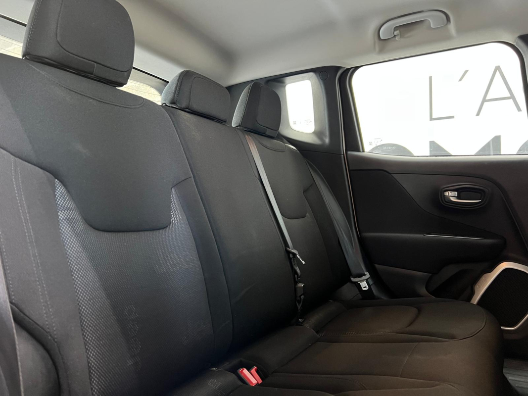 Jeep Renegade — 12