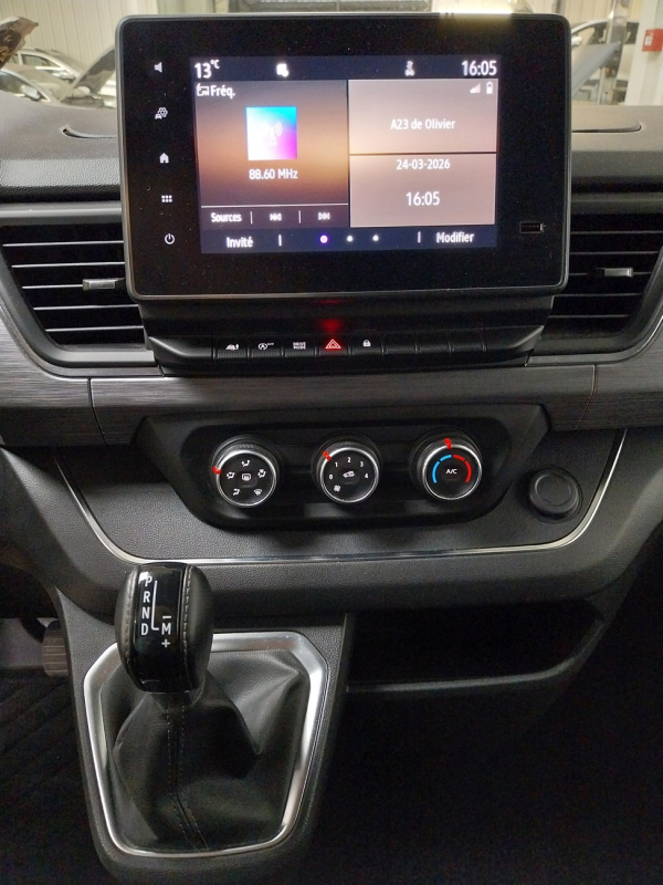 Renault Trafic — 25