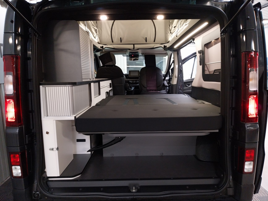 Renault Trafic — 19