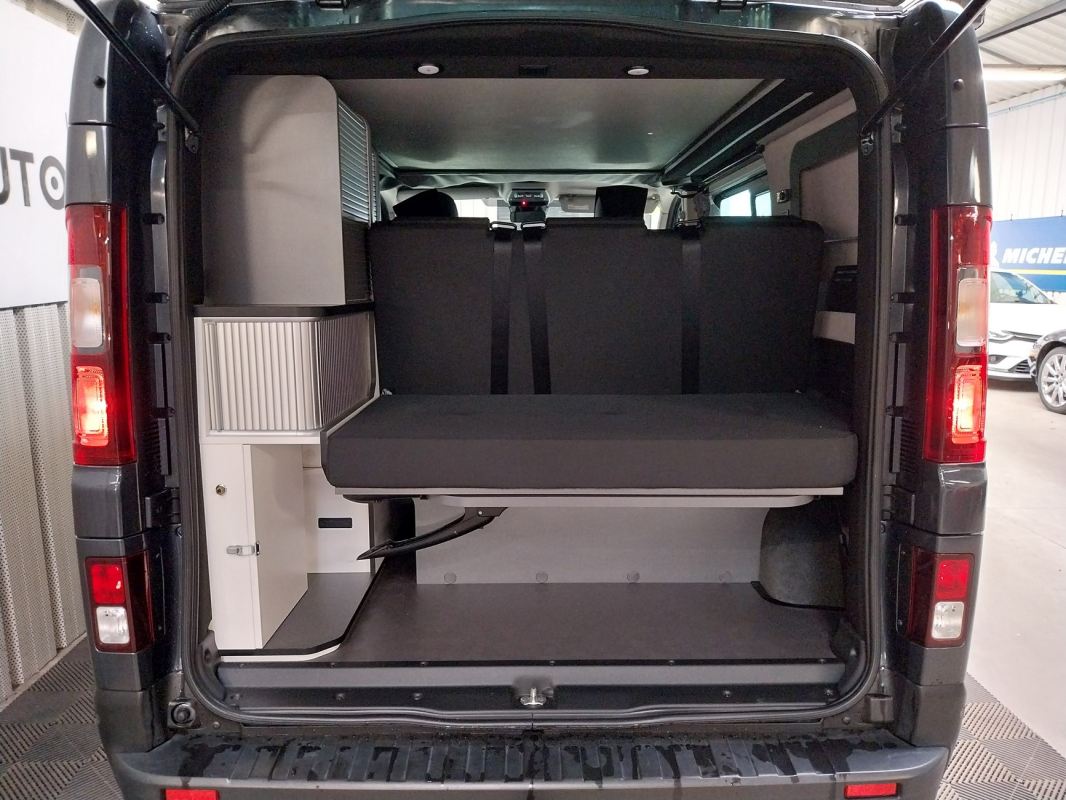 Renault Trafic — 13