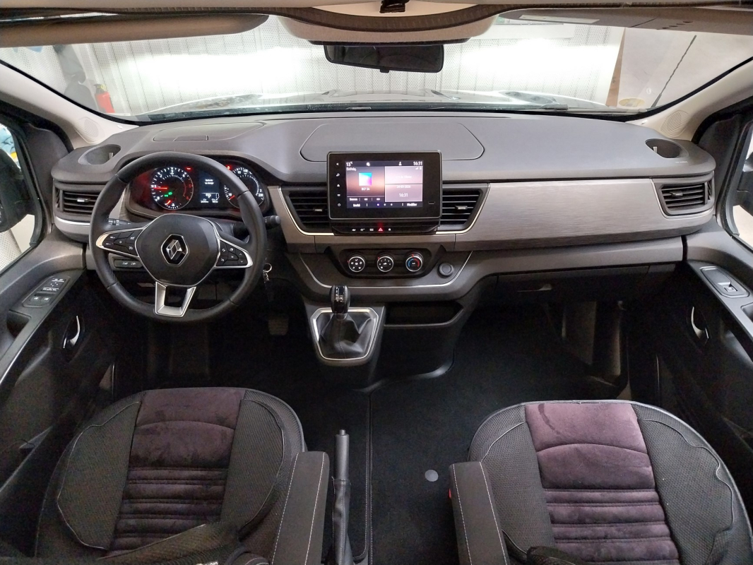 Renault Trafic — 9