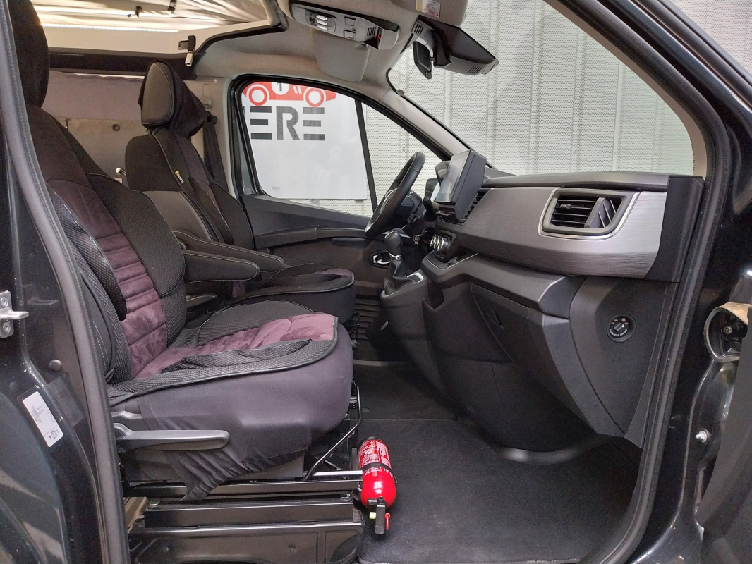 Renault Trafic — 11