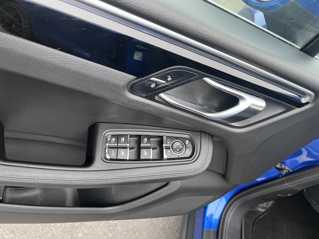 Porsche Macan — 11