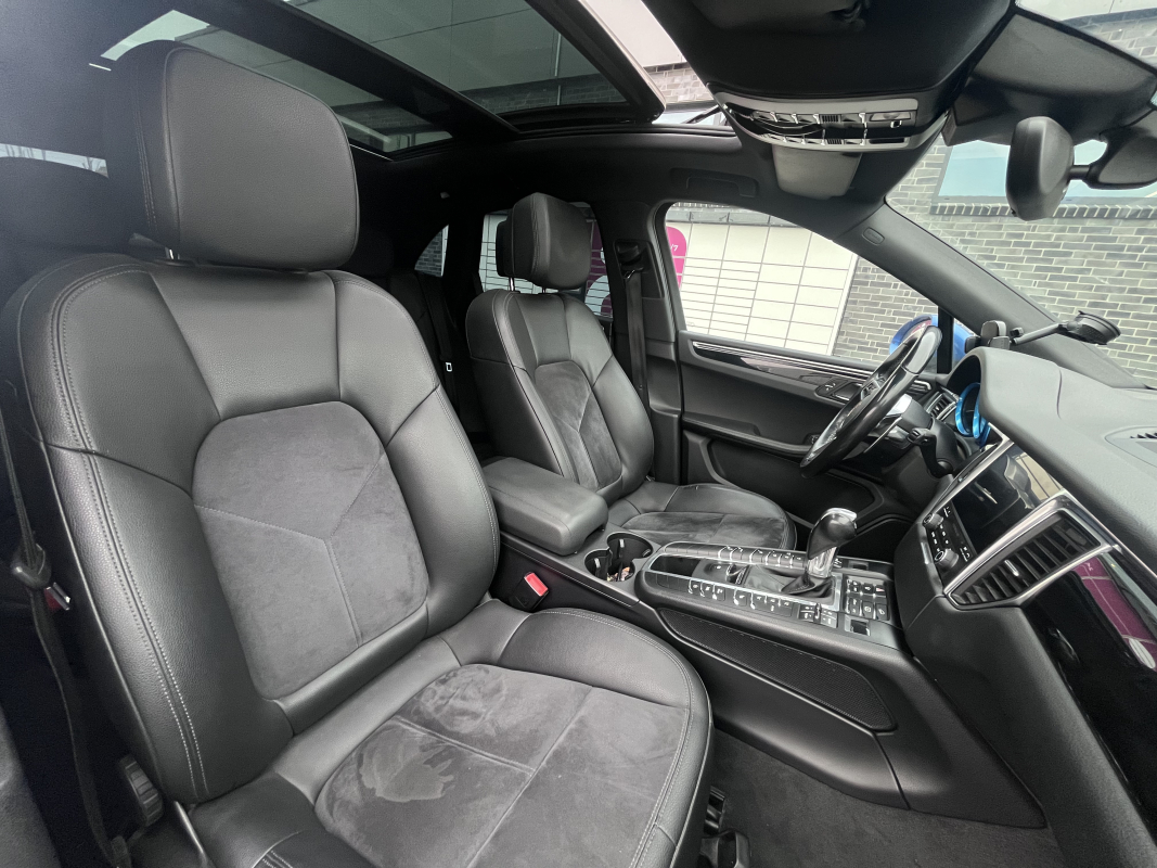 Porsche Macan — 17