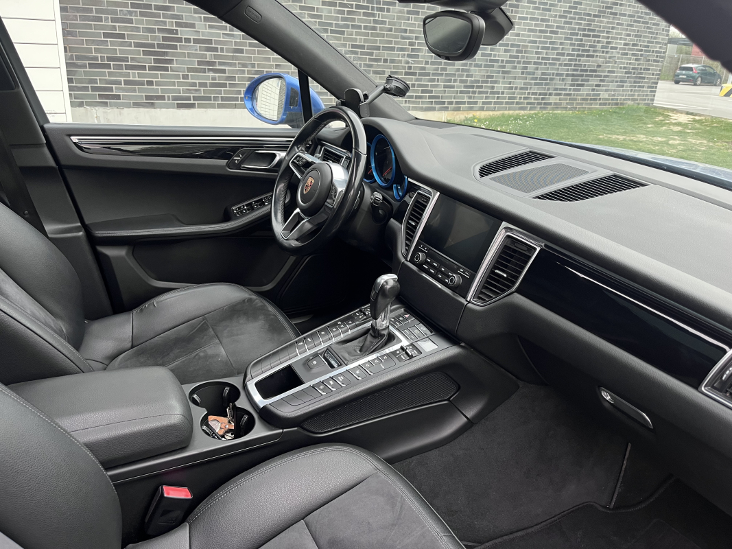 Porsche Macan — 16