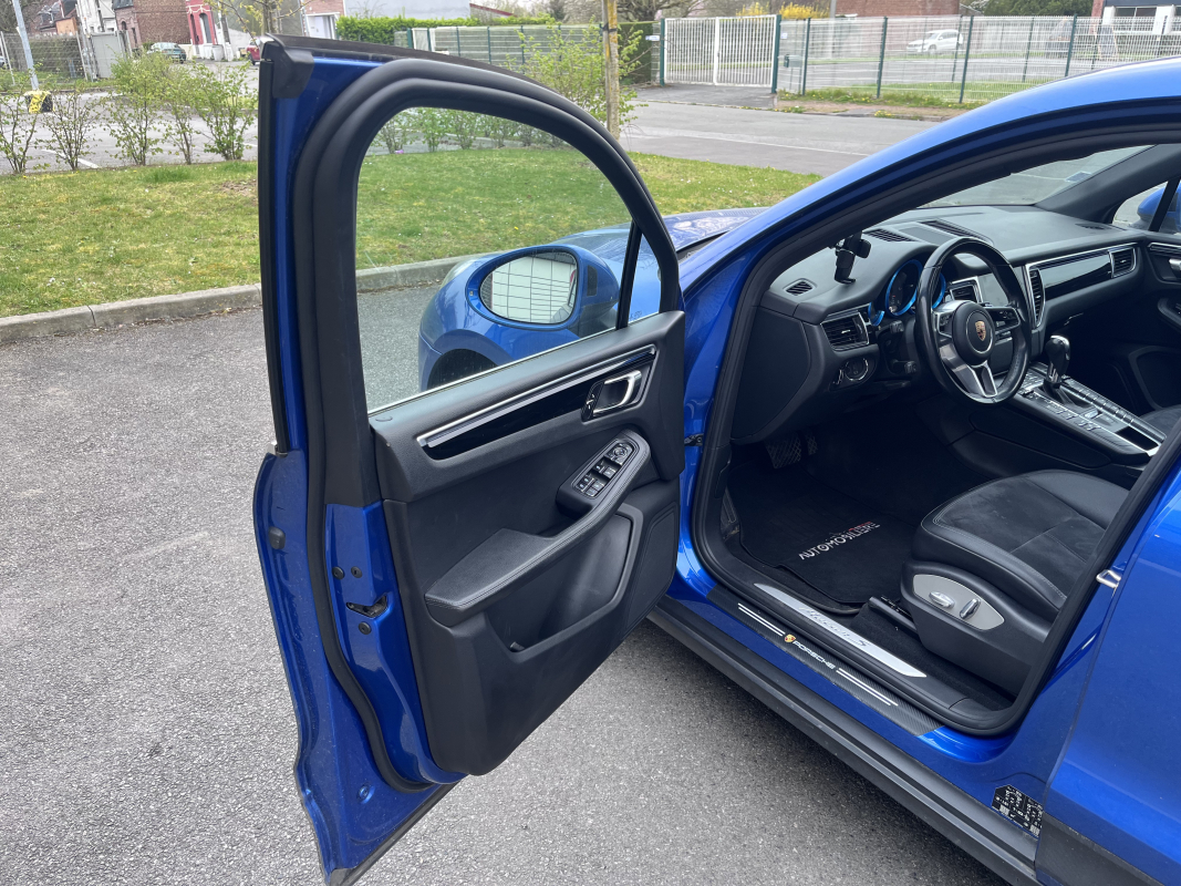Porsche Macan — 10