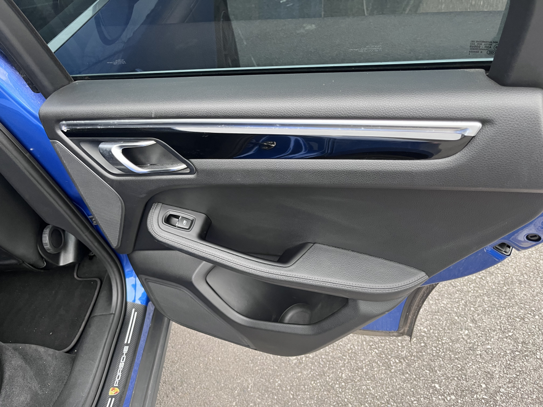 Porsche Macan — 34
