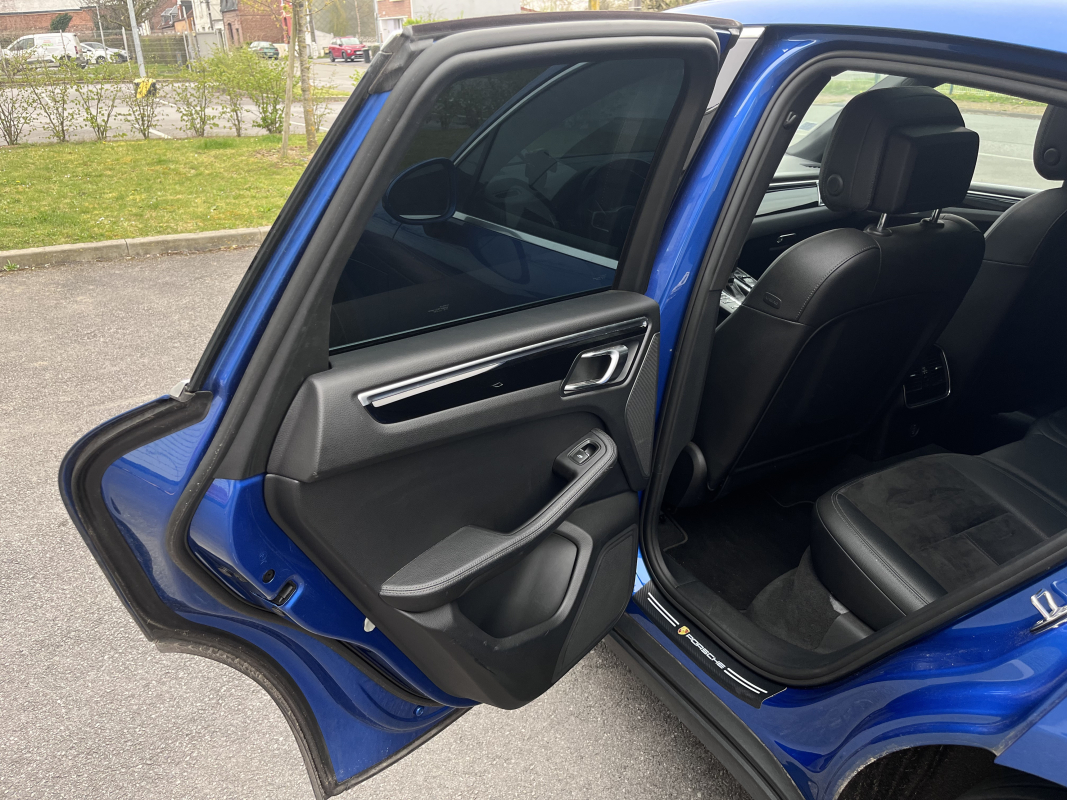 Porsche Macan — 28