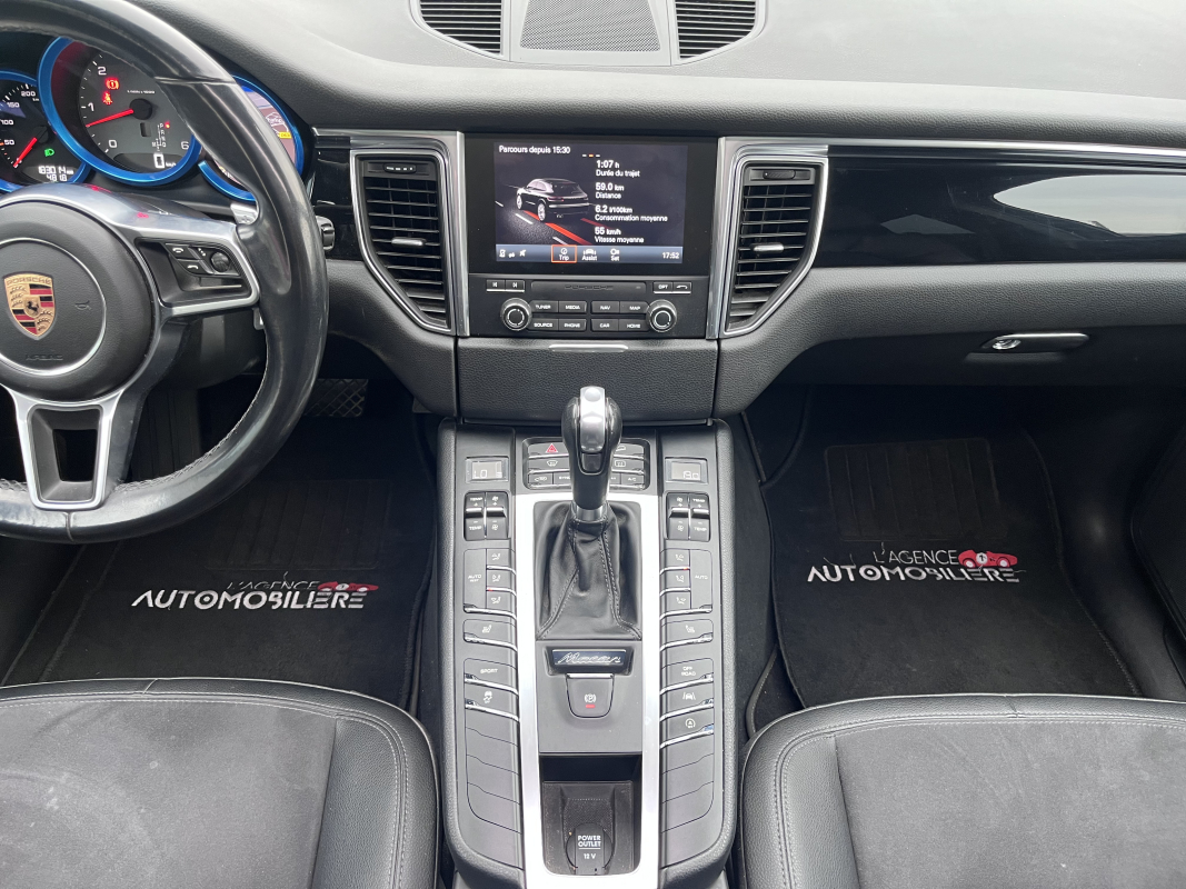 Porsche Macan — 21