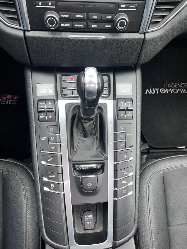 Porsche Macan — 25