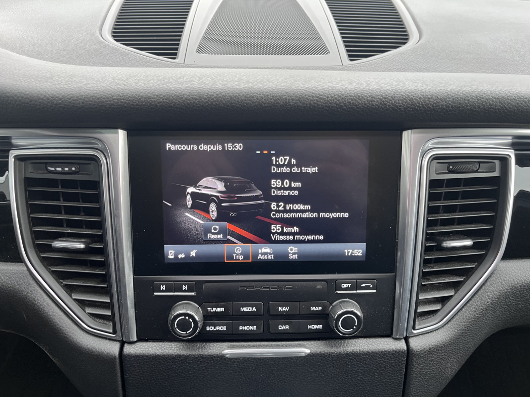 Porsche Macan — 22