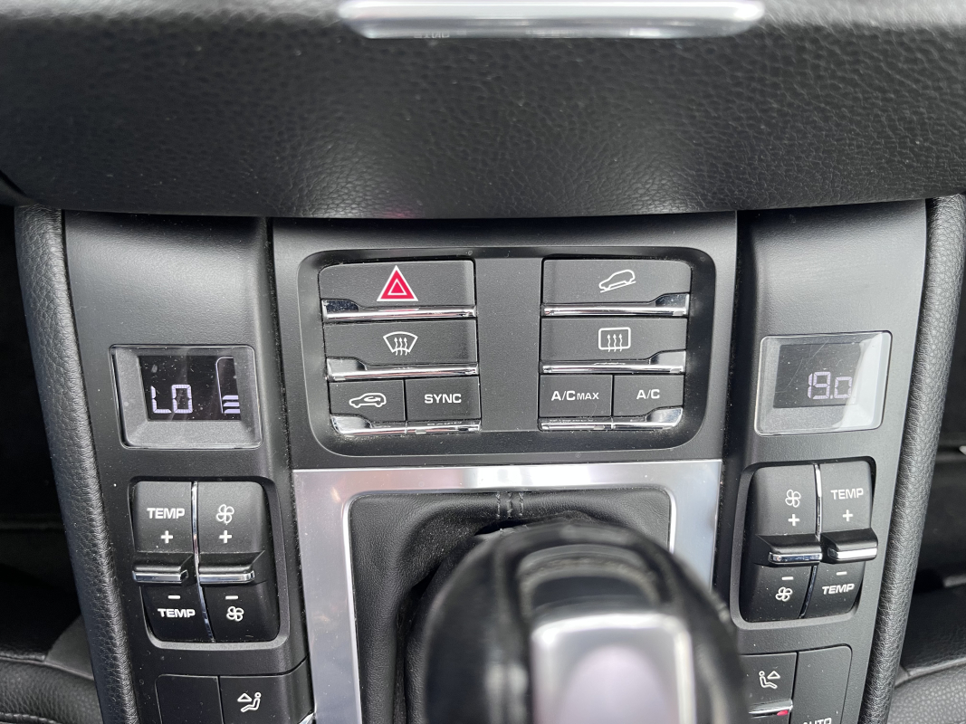 Porsche Macan — 26