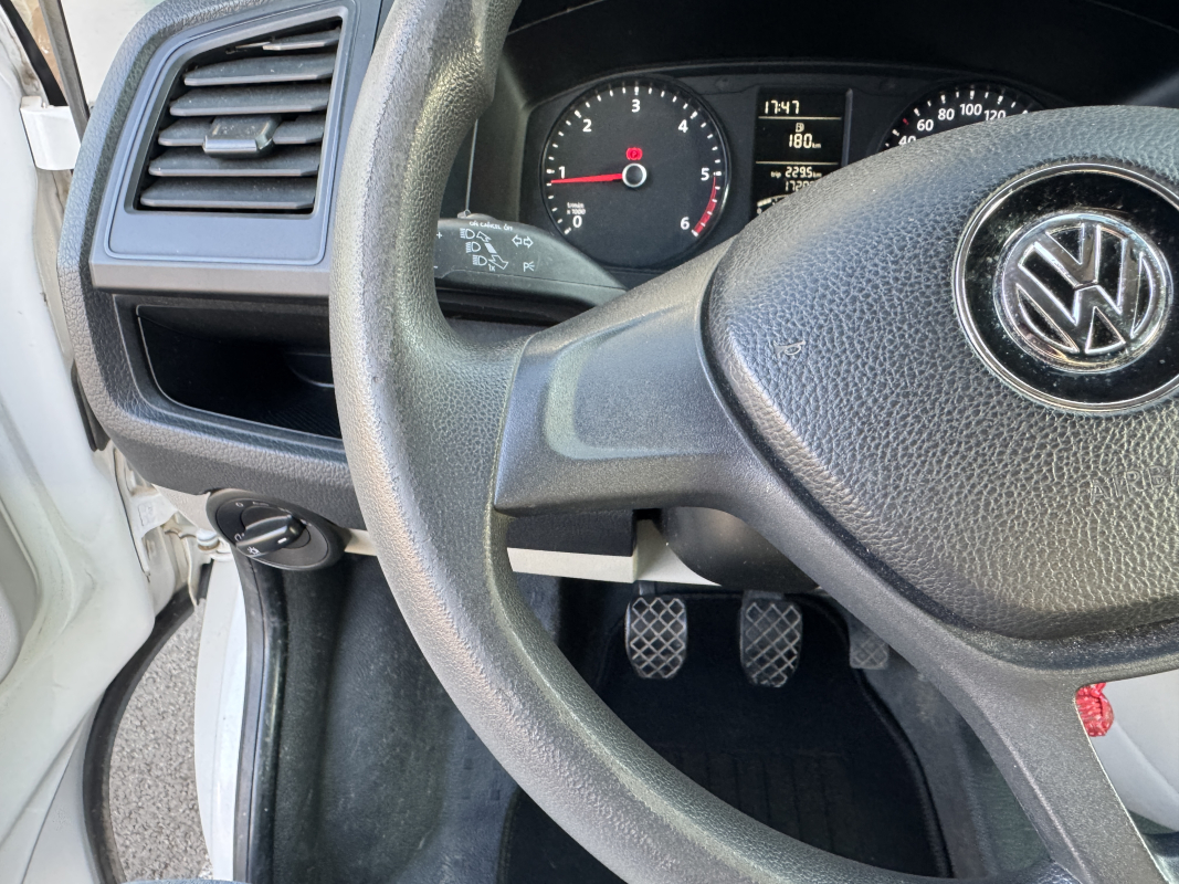 Volkswagen Transporter — 11