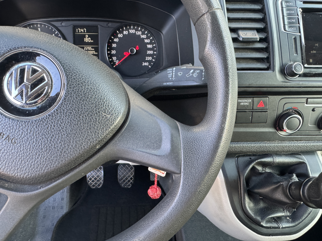Volkswagen Transporter — 13