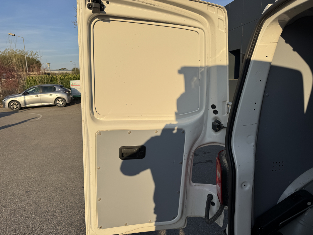 Volkswagen Transporter — 19