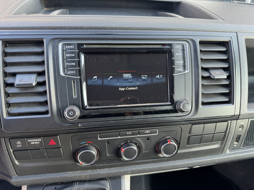 Volkswagen Transporter — 14