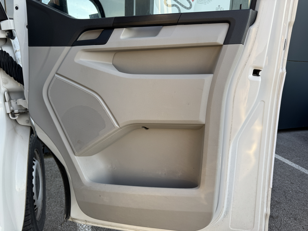 Volkswagen Transporter — 25