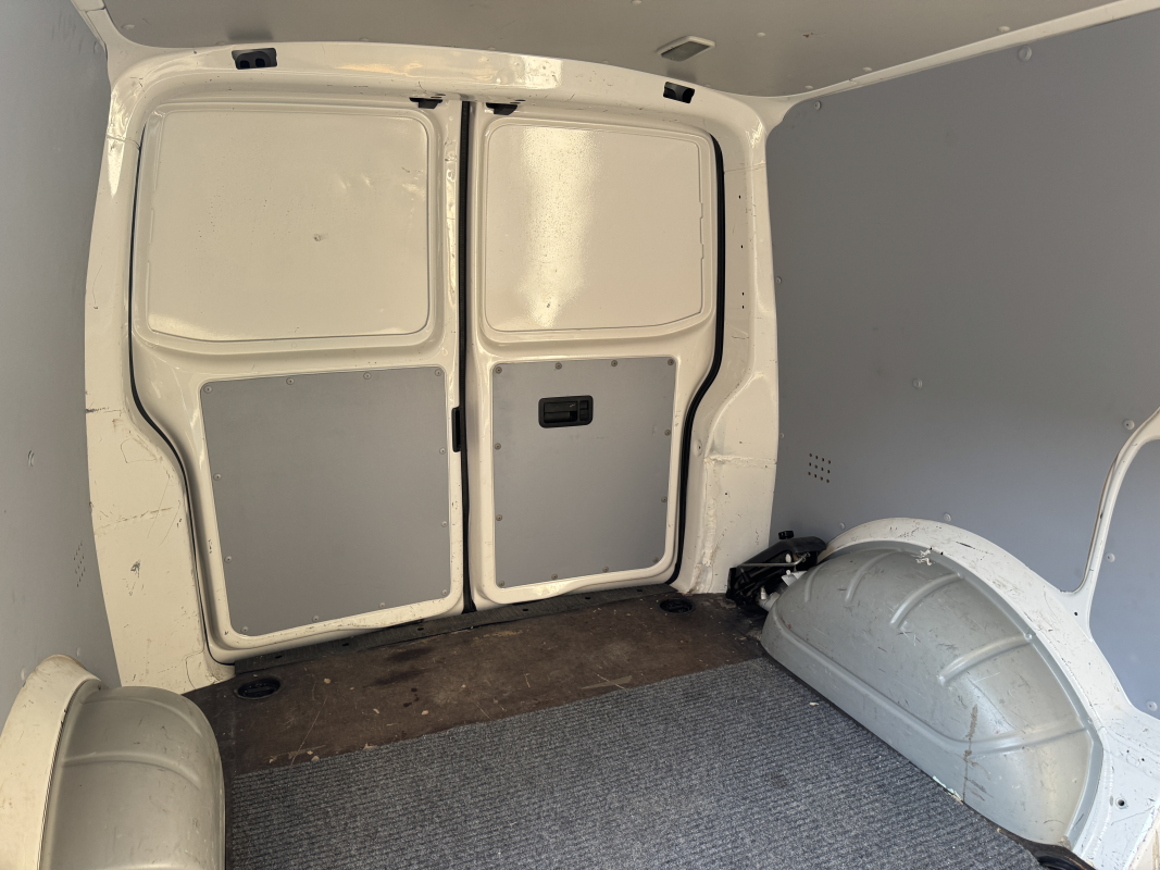 Volkswagen Transporter — 23