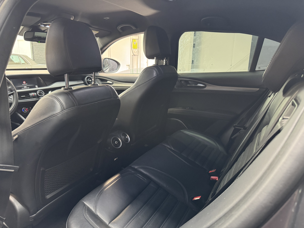 Alfa Romeo STELVIO — 12