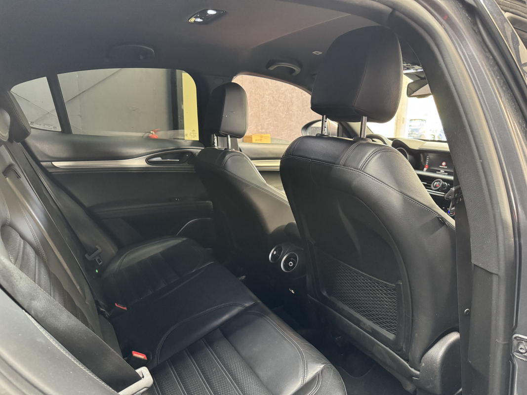 Alfa Romeo STELVIO — 13
