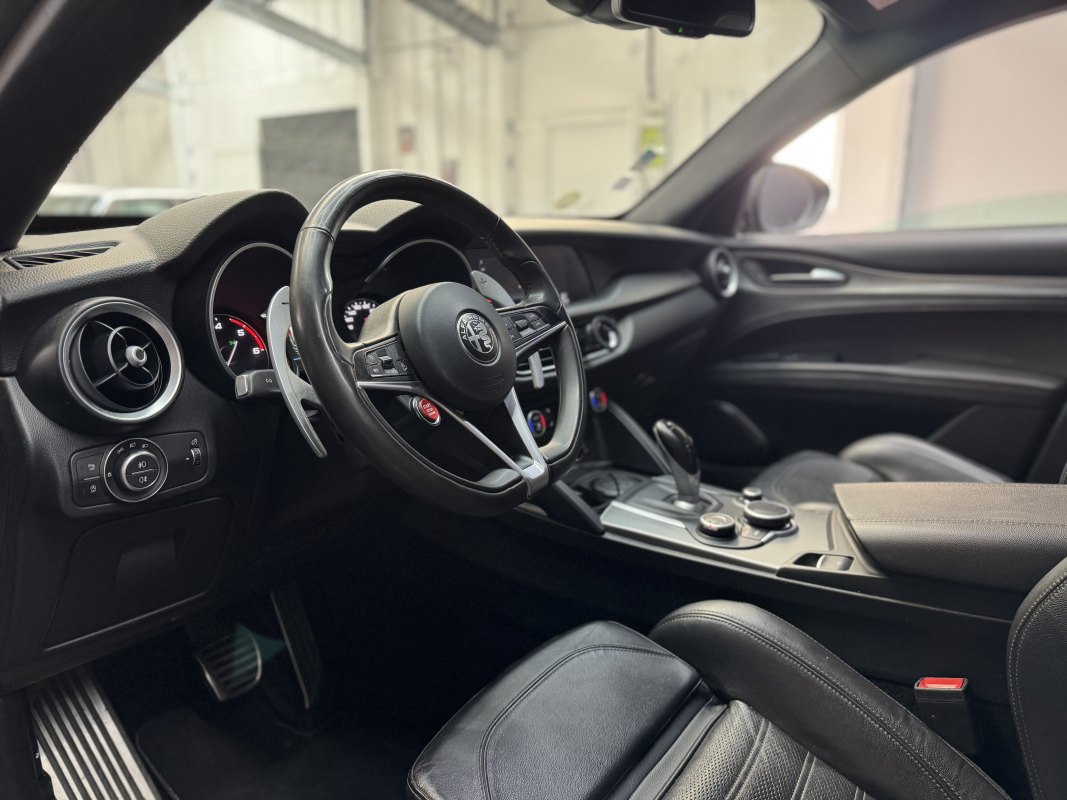 Alfa Romeo STELVIO — 8