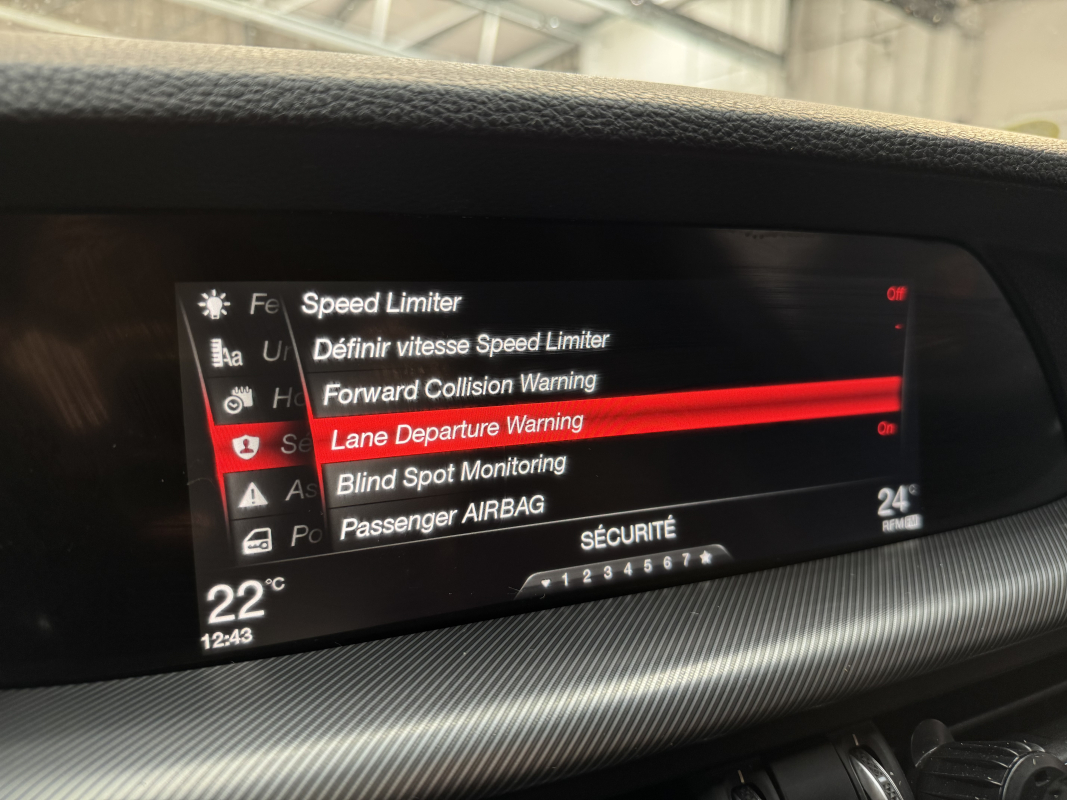Alfa Romeo STELVIO — 23