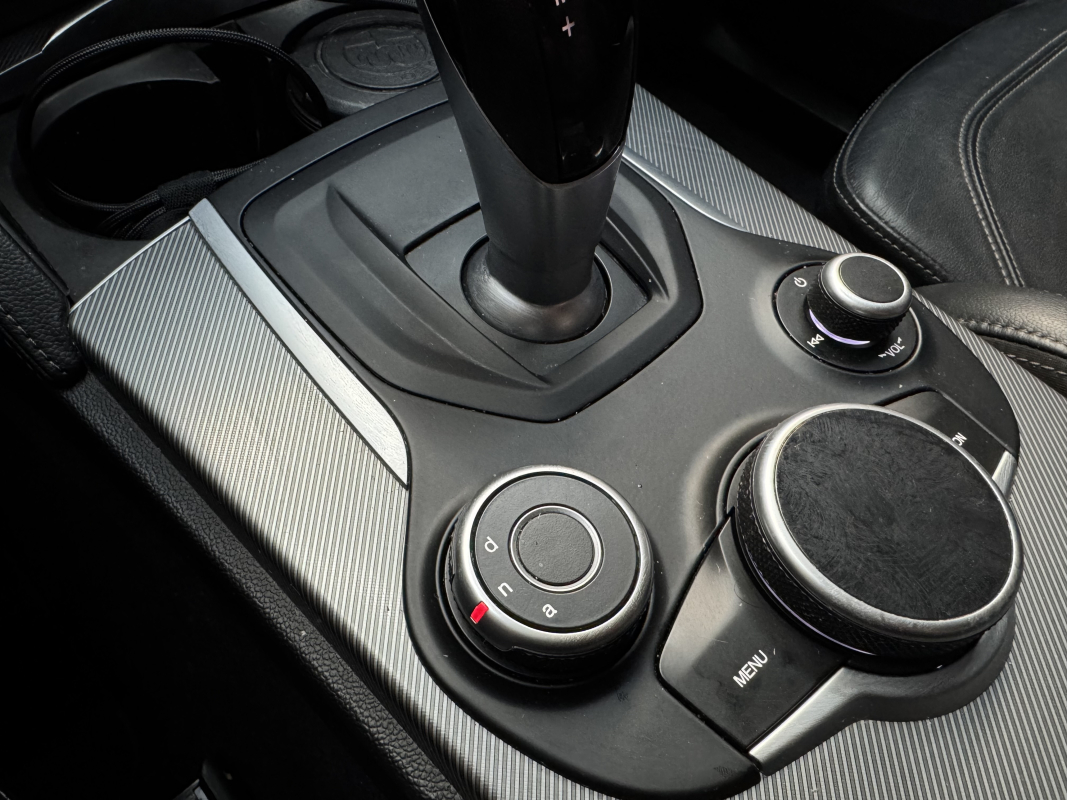 Alfa Romeo STELVIO — 18