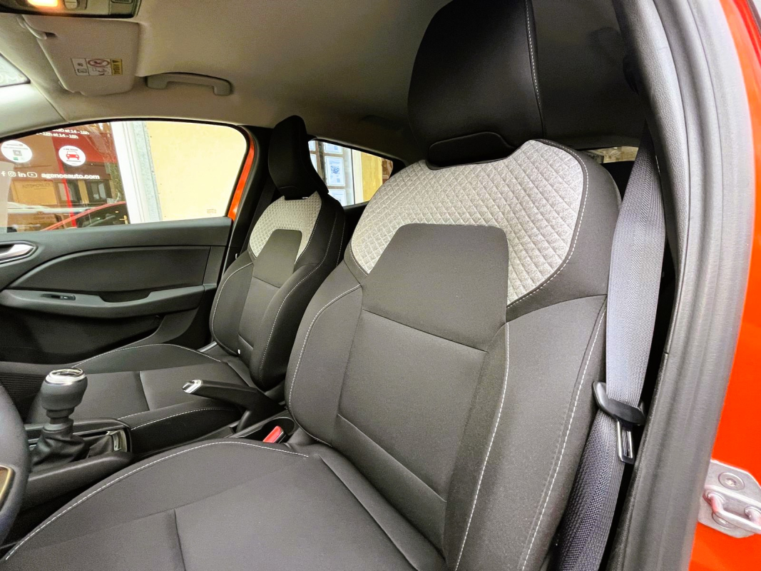 Renault Clio — 11