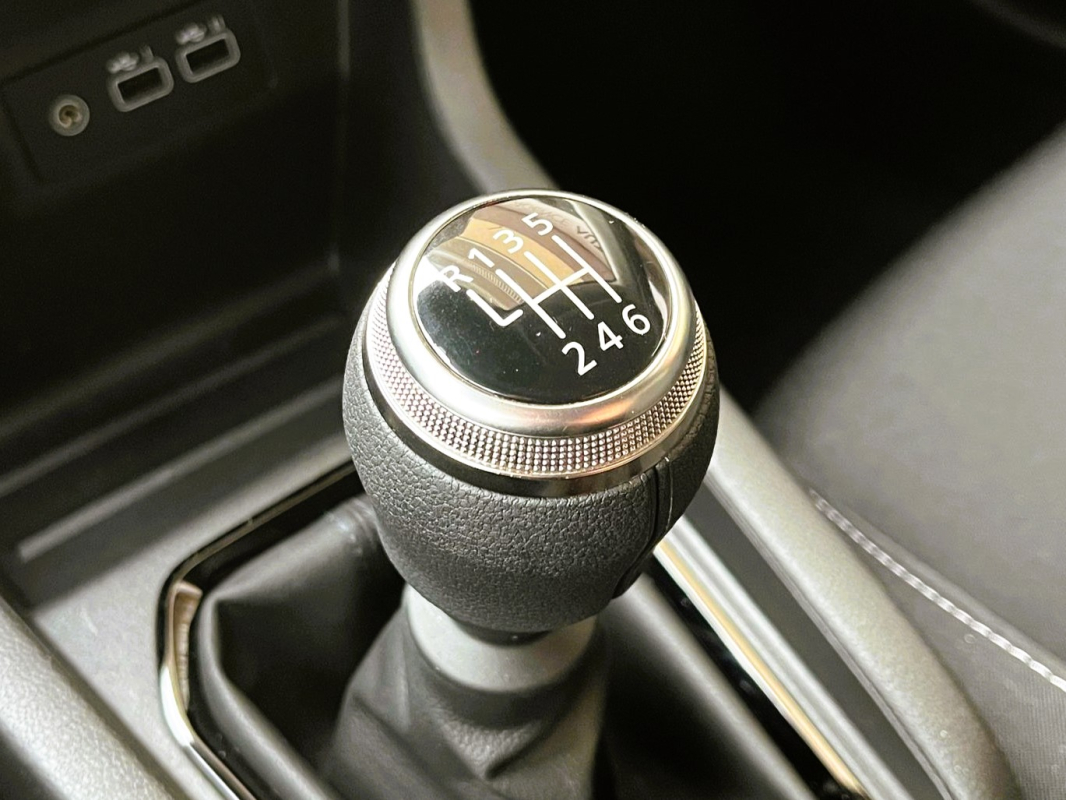 Renault Clio — 18